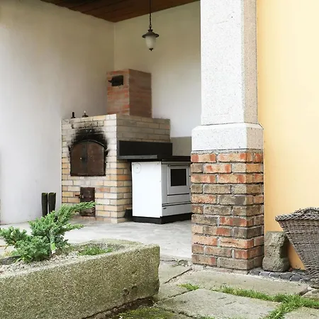 Bed & Breakfast Statek Selsky Dvur Milhostov