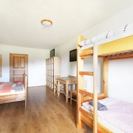 Statek Selsky Dvur Bed & Breakfast Milhostov