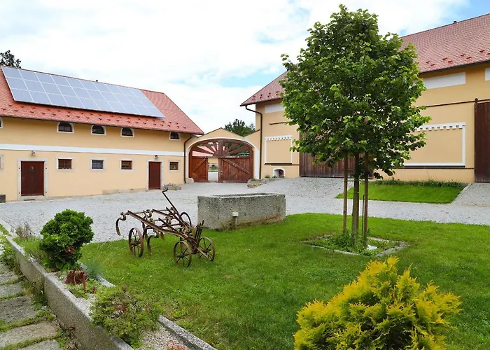 Statek Selsky Dvur 3*