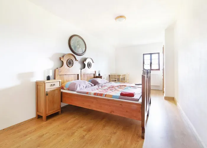 Statek Selsky Dvur Bed & Breakfast