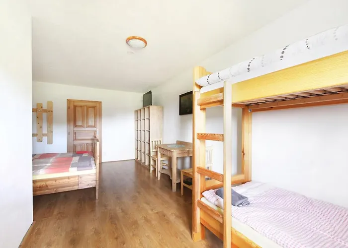 Statek Selsky Dvur Bed & Breakfast Milhostov